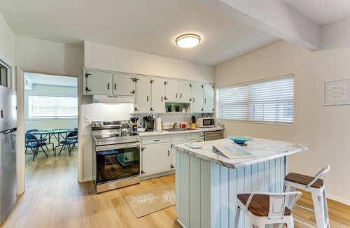 Ono Island House | Near Beach, Navy Museum - Family Hub w/Game Room