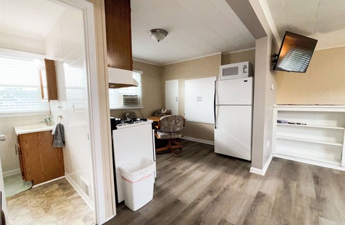 Anchor Bay Harbor Apartment | NEW- 1 Bed, 1 Bath, Sleeps, 4, Close To Boat Launch, Recently Renovated, Clean