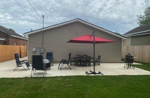 Tuscaloosa House | New 3 bedroom 2 bath home 16 minute walk to Bryant Denny Stadium.