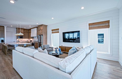 Southpointe House | NEW Beachfront 8 bedroom House, Sandy Crax East, with Private Pool. Prickett Properties