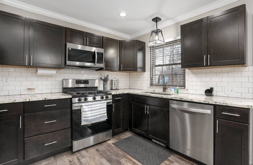 Canton House | New-Charming 3-bedroom house with SMART TVs, WiFi in fabulous Canton