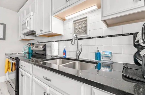 Plymouth House | NEW! Historic Gem Steps To The Square!