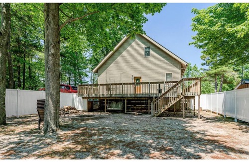 Silver Lake Cottage | New Listing! Sleeps 15+. Spacious Cottage close to Silver Lake