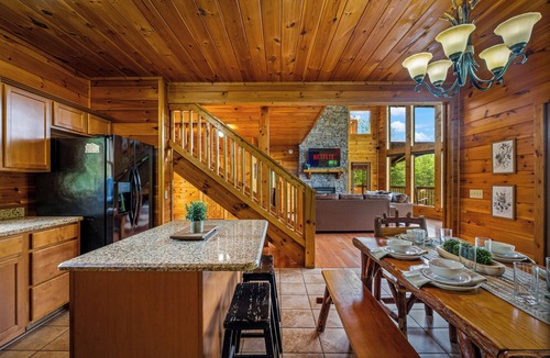 Pigeon Forge Cabin | New Listing! Spacious 2 acres, Hot Tub, Mtn View!