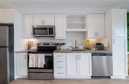 Sobro Condo | New luxurious - Upscale apt in downtown Nashville!