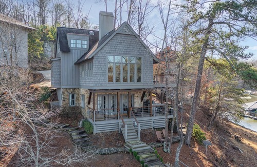 Crane Hill Cottage | New Mgmt: Family Retreat with 270 Degree Views