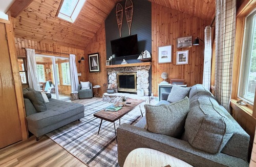 Gills Rock Cottage | New! Pet-Friendly Loft Cottage in Northern Door County