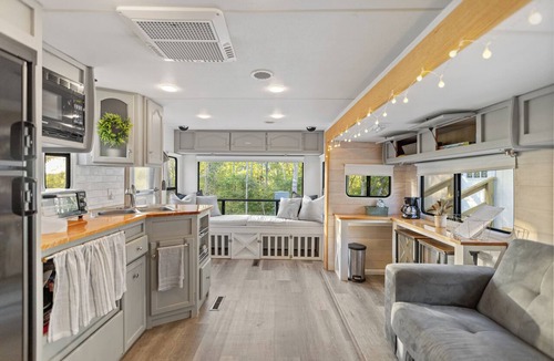 Winona House | New Tiny Home + Camper - Sleeps up to 10 - Fire Pits - Access to Brimstone Trail