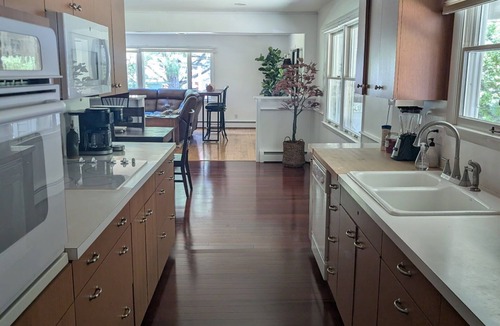 Suttons Bay House | Newly Listed 3 Bedroom House in Suttons Bay Close to Downtown