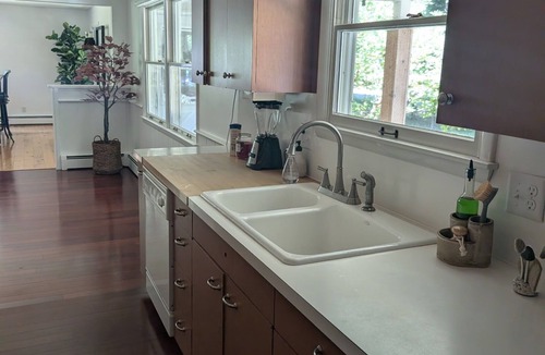 Suttons Bay House | Newly Listed 3 Bedroom House in Suttons Bay Close to Downtown