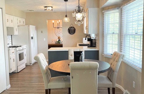 Bedford House | Newly remodeled home on big lot with sunroom, game room and grilling area!