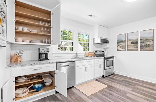 Simpsonville House | Newly updated! Walk to downtown Simpsonville.