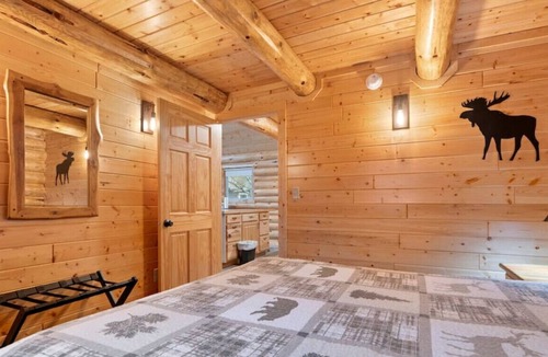 Houghton Cabin | Next to the snowmobile & recreation trails, on portage lake