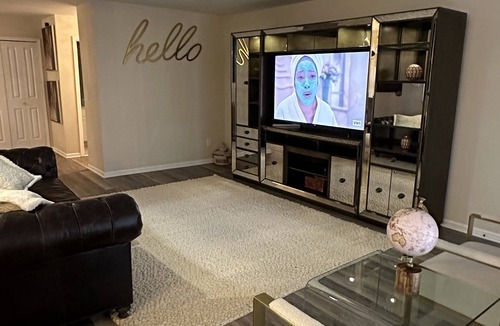 Bingham Farms Apartment | NFL Draft Detroit 2024 weekend hot spot - 20 minutes away from Downtown Detroit