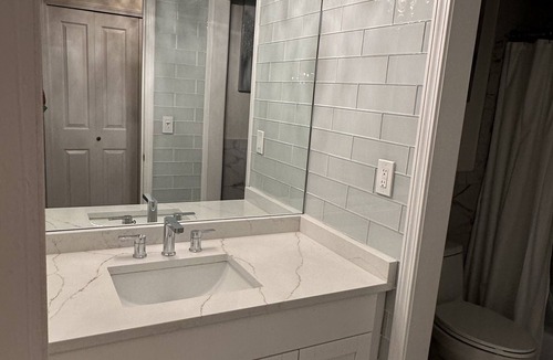Bingham Farms Apartment | NFL Draft Detroit 2024 weekend hot spot - 20 minutes away from Downtown Detroit