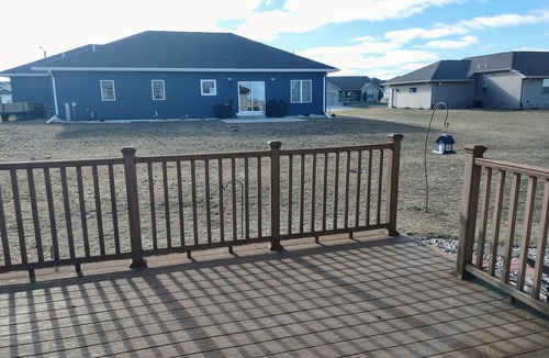 Luxemburg House | NFL DRAFT SPECIAL! 1 side exec. duplex. 30 mins to Lambeau Field/Door County