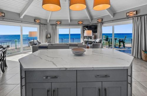 Inlet Beach House | Nifty Shades of Gray l Beachfront and panoramic Views l Fire pit beachside l 4 Bikes