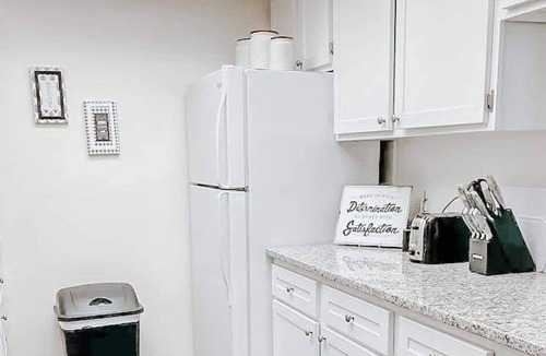 Downtown Detroit Apartment | Nightlife/ Water View w/ King bed