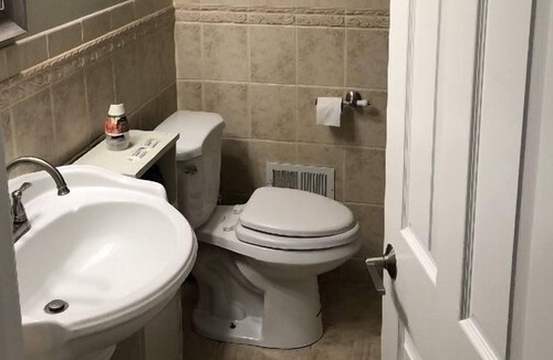 Farmington Hills House | No Cleaning Fee! 2-Bedroom Home with Library Room, 2 living spaces