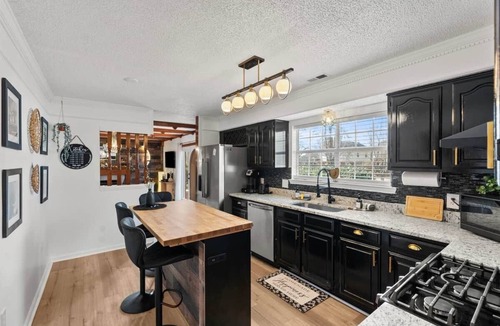 Madison House | Oasis 5BR Farmhouse Retreat