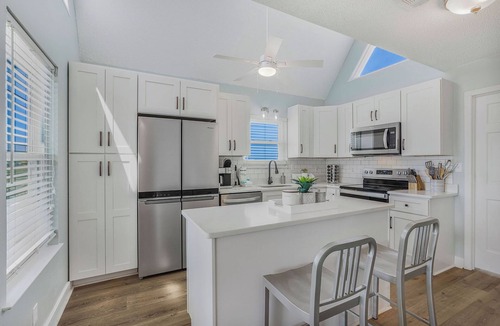 Southpointe House | Oceanview | Coastal Haven | Steps to the Beach | 3BR | Fire Pit | 2 10x10 tents & 8 chairs included