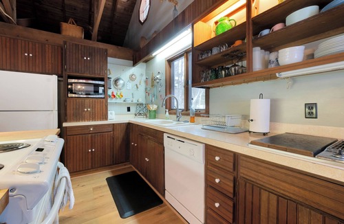 Onekama House | One Cozy Cottage: Summer Days & Starry Nights – Stay Close to the Fun!