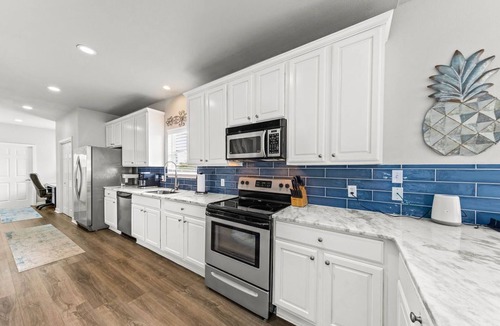 Orange Beach House | Orange Beach, 4 Master Suites, short drive to Beach. Walk to Zekes and SweetCone