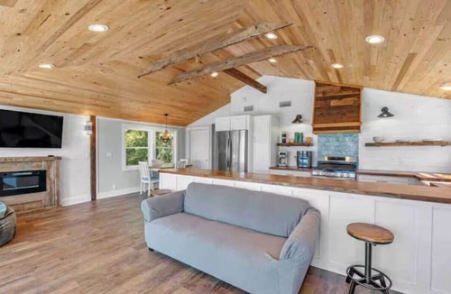 Gulf Shores Cottage | Oyster Bay Retreat -50' Waterfront with Pier.