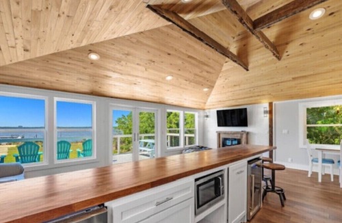 Gulf Shores Cottage | Oyster Bay Retreat -50' Waterfront with Pier.