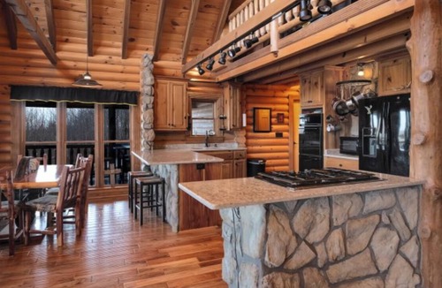 Tuscumbia House | Peace on Earth-4,000’ Log Cabin,210 acres,Jacuzzi & Game Room