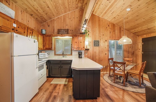 Long Lake Cottage | Peaceful 3-Bedroom Getaway on Loon Lake – Paddle, Hike, Unwind