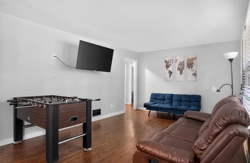 New Castle House | Peaceful Haven Near Ruffner - Cozy Reading Nook home