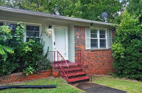 New Castle House | Peaceful Haven Near Ruffner - Cozy Reading Nook home