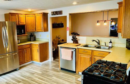 Deedsville House | Peaceful home right on the lake!