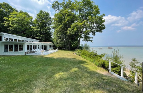 Brutus Cottage | Peaceful lakefront cottage, Prime location, Nature Preserve at your back door