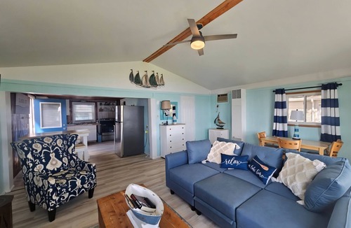 Lupton Cottage | Peaceful Lakefront Retreat, Relax on Henderson Lake-A/C Wi-Fi near Rifle River