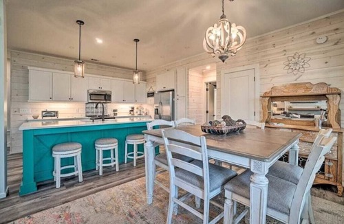 Clayton House | Peaceful Mountain Retreat Pet Friendly Firepit Wifi - Stargazer Hideaway