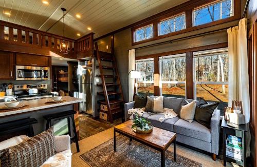 Monteagle House | Peaceful Pine Tiny House Retreat near South Cumberland State Park, Monteagle, TN