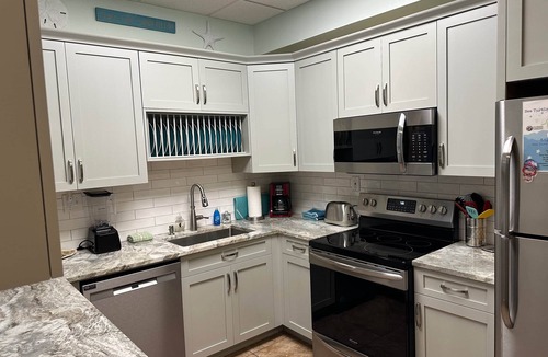 Pensacola Beach Apartment | Pensacola Beach Gulf-Front Condo☀️Sans Souci☀️Pool, Hot Tub