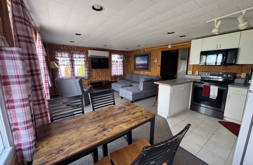 Presque Isle Cottage | Perfect 2-bedroom cottage with AC in fabulous Presque Isle