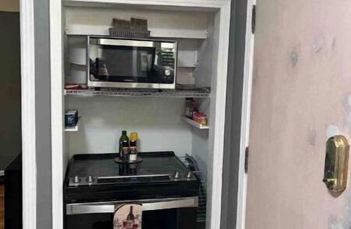Plymouth House | Perfect for a couple with a dog – No cleaning fee