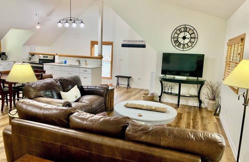 Fairview Apartment | Perfect for Two! The Loft at Oak Hill, Fairview 30min from Nashville or Franklin