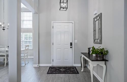 Cartersville House | Pet-Friendly 3BR House with Garage Near LakePoint!