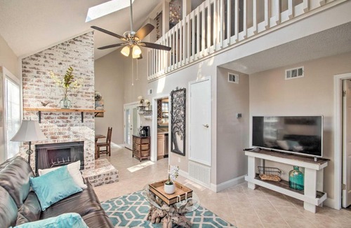 Northeast Pensacola House | Pet-Friendly A-Frame Retreat Near Dtwn + Beaches!