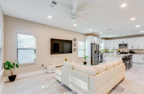 Ensley House | Pet-Friendly Pensacola Home: Central Location