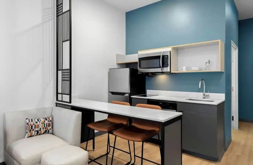 Newnan Hotel | Pet-Friendly Room w/Parking | Urban Air Trampoline and Adventure Park - 0.3 Mi