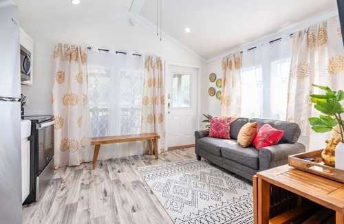Guntersville Cottage | Pets Welcome 2 Bedroom Tiny House Firepit Minutes to Guntersville