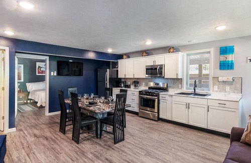 Interlochen Condo | Picasso Place Sleeps 4 Fully Stocked Kitchen, Unique Art, Traverse City, WI-FI