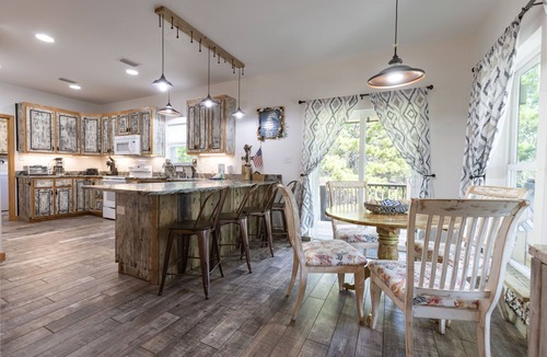 Surf Side Shores House | Pirate Daze- Pool, Soaking Spa, *Golf Cart! Game Room! Pirate Theme!