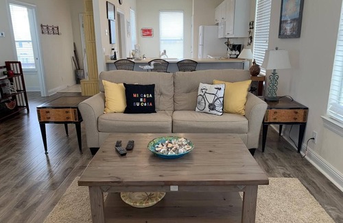 Morgantown House | Pools & Tennis, Pickleball!